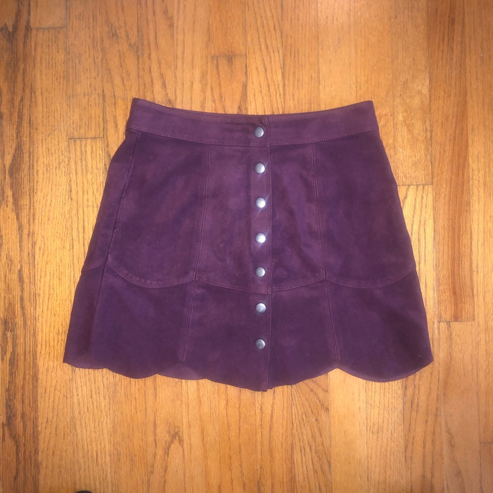 American Eagle Burgundy Button up skirt!